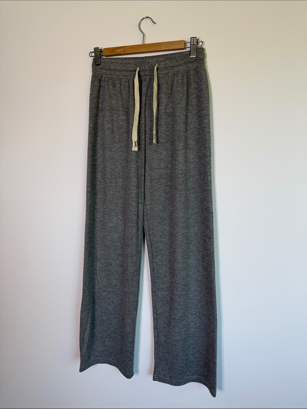 BN Women’s Petite Gray Knit Drawstring Lounge Pants